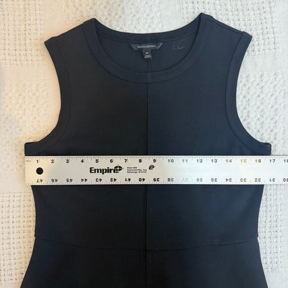 Banana Republic medium Ponte fit and flare dress D1 2622 - Picture 4 of 9